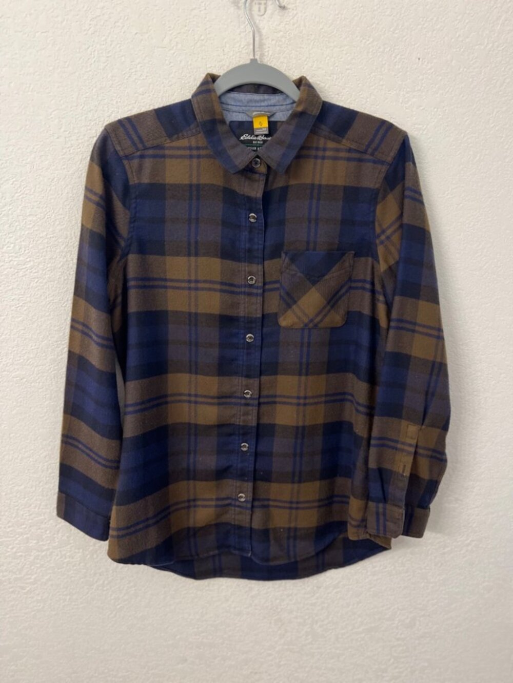 Eddie Bauer Womens Plaid Button-Up Shirt Blue & Brown 95% Polyester 5% Cashmere